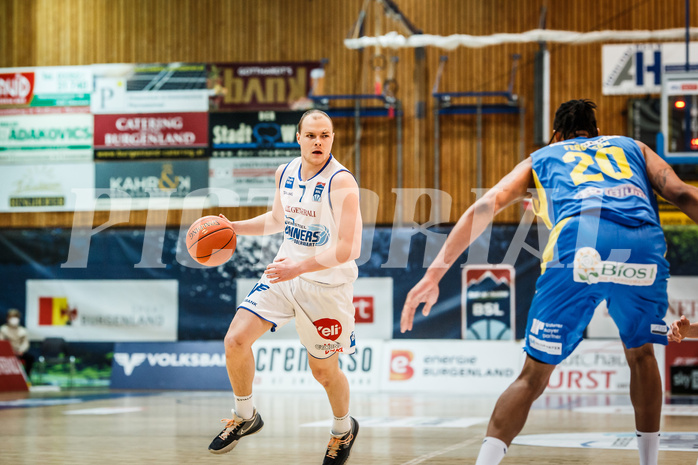 Basketball, bet-at-home Basketball Superliga 2021/22, Platzierungsrunde Spiel 4, Oberwart Gunners, SKN St. Pölten, Sebastian Käferle (7)