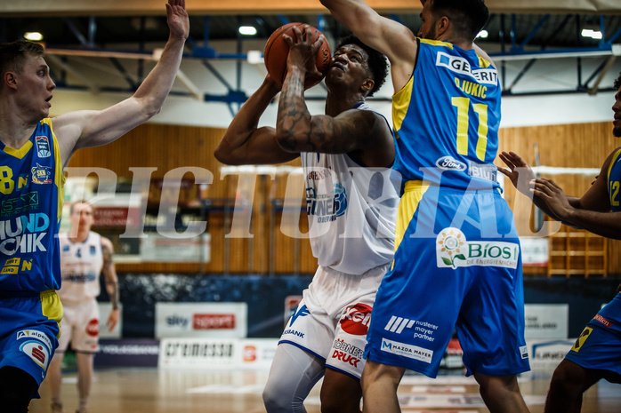 Basketball, bet-at-home Basketball Superliga 2021/22, Platzierungsrunde Spiel 4, Oberwart Gunners, SKN St. Pölten, Rob Howard (5)