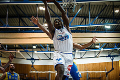 Basketball, bet-at-home Basketball Superliga 2021/22, Platzierungsrunde Spiel 4, Oberwart Gunners, SKN St. Pölten, Emondre Rickman (14)