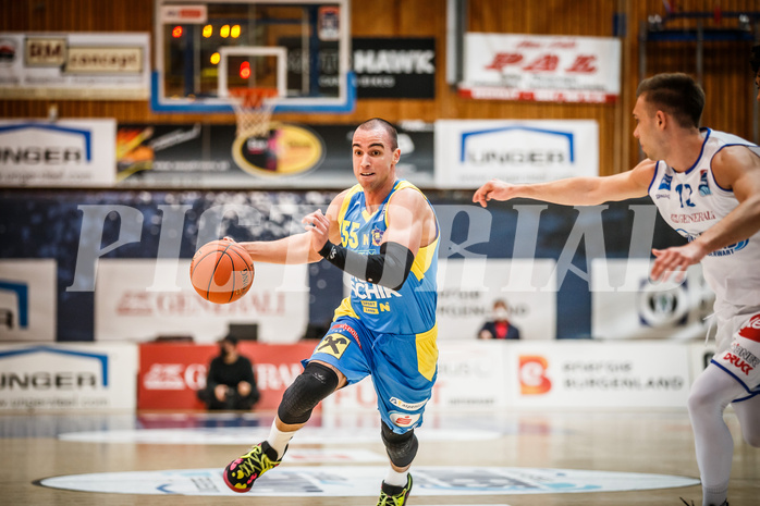 Basketball, bet-at-home Basketball Superliga 2021/22, Platzierungsrunde Spiel 4, Oberwart Gunners, SKN St. Pölten, Mate Mandic (55)
