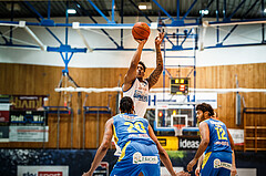 Basketball, bet-at-home Basketball Superliga 2021/22, Platzierungsrunde Spiel 4, Oberwart Gunners, SKN St. Pölten, Rob Howard (5)