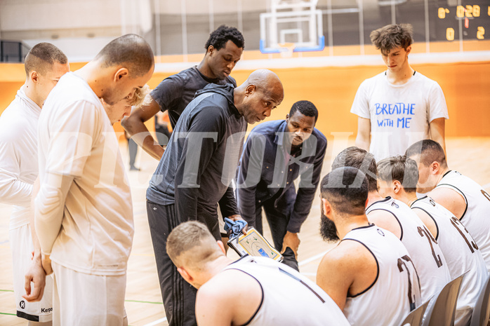 Basketball, Basketball Zweite Liga 2022/23, Grunddurchgang 12.Runde, Basket Flames, Vienna United, Renaldo O'Neal (Coach)