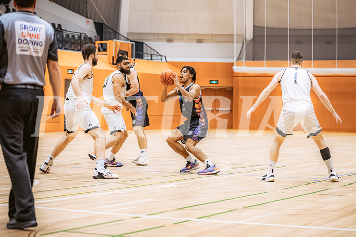 Basketball, Basketball Zweite Liga 2022/23, Grunddurchgang 12.Runde, Basket Flames, Vienna United, Obinna Anthony Ndukwe (5)