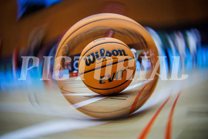 Basketball, Win2Day Superliga 2023/24, Grunddurchgang 3.Runde, Vienna Timberwolves, Oberwart Gunners, feature, Ball
