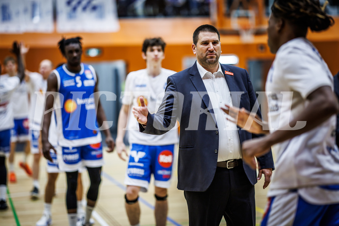 Basketball, Win2Day Superliga 2023/24, Grunddurchgang 3.Runde, Vienna Timberwolves, Oberwart Gunners, Horst Leitner (Head Coach)