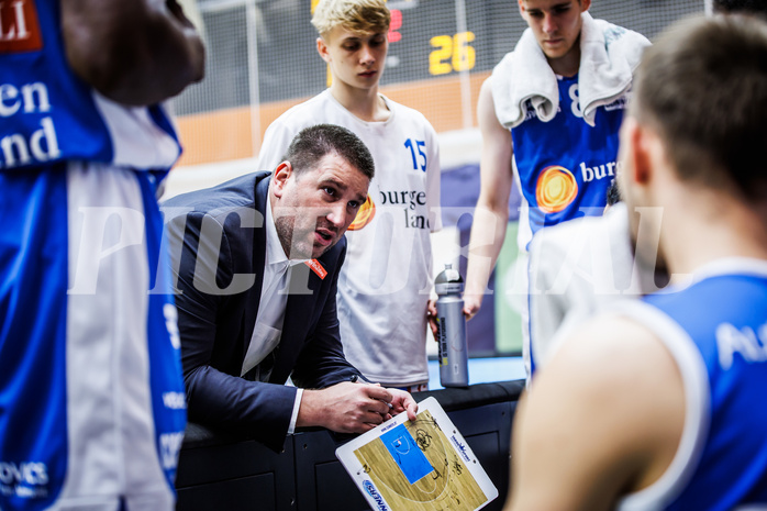 Basketball, Win2Day Superliga 2023/24, Grunddurchgang 3.Runde, Vienna Timberwolves, Oberwart Gunners, Horst Leitner (Head Coach)