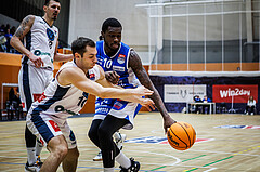 Basketball, Win2Day Superliga 2023/24, Grunddurchgang 3.Runde, Vienna Timberwolves, Oberwart Gunners, Jakob Szkutta (10), Tre'vion Lamar (10)