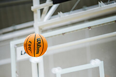 Basketball, Win2Day Superliga 2023/24, Grunddurchgang 3.Runde, Vienna Timberwolves, Oberwart Gunners, feature, ball