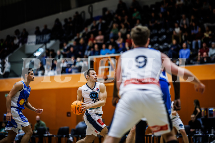 Basketball, Win2Day Superliga 2023/24, Grunddurchgang 3.Runde, Vienna Timberwolves, Oberwart Gunners, Jakob Szkutta (10)