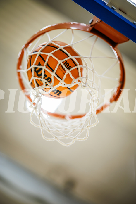 Basketball, Win2Day Superliga 2023/24, Grunddurchgang 3.Runde, Vienna Timberwolves, Oberwart Gunners, feature, ball