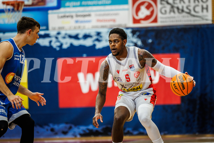 Basketball, win2day Basketball Superliga 2023/24, Halbfinale Spiel 3, Traiskirchen Lions, Oberwart Gunners, Davon Clare (5)