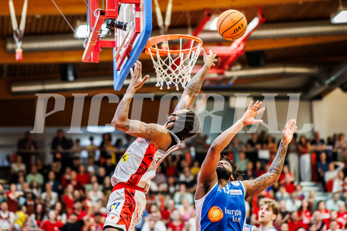 Basketball, win2day Basketball Superliga 2023/24, Halbfinale Spiel 3, Traiskirchen Lions, Oberwart Gunners, Demarcus Demonia (4)