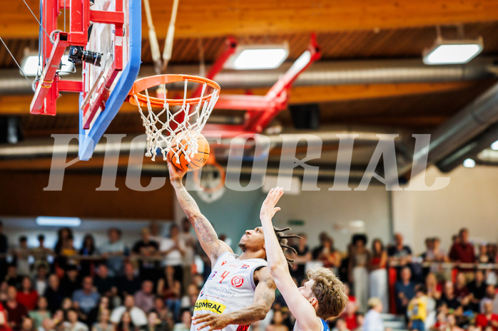 Basketball, win2day Basketball Superliga 2023/24, Halbfinale Spiel 3, Traiskirchen Lions, Oberwart Gunners, Demarcus Demonia (4)