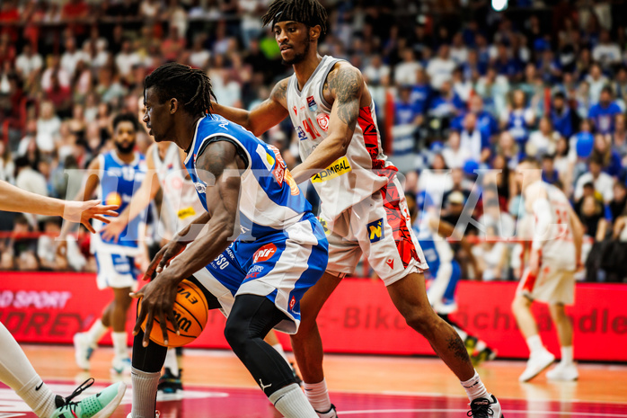 Basketball, win2day Basketball Superliga 2023/24, Halbfinale Spiel 3, Traiskirchen Lions, Oberwart Gunners, Shaquille Rombley (5)