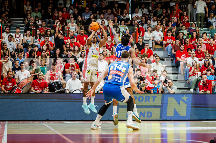 Basketball, win2day Basketball Superliga 2023/24, Halbfinale Spiel 3, Traiskirchen Lions, Oberwart Gunners, Demarcus Demonia (4)