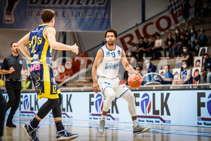 Basketball, bet-at-home Basketball Superliga 2021/22, Platzierungsrunde Spiel 8, Oberwart Gunners, UBSC Graz, Connor Cahsaw (13)