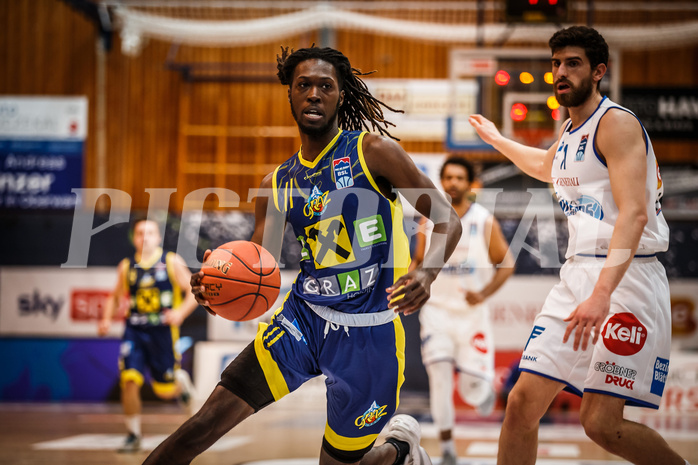 Basketball, bet-at-home Basketball Superliga 2021/22, Platzierungsrunde Spiel 8, Oberwart Gunners, UBSC Graz, Lesly Varner (11)