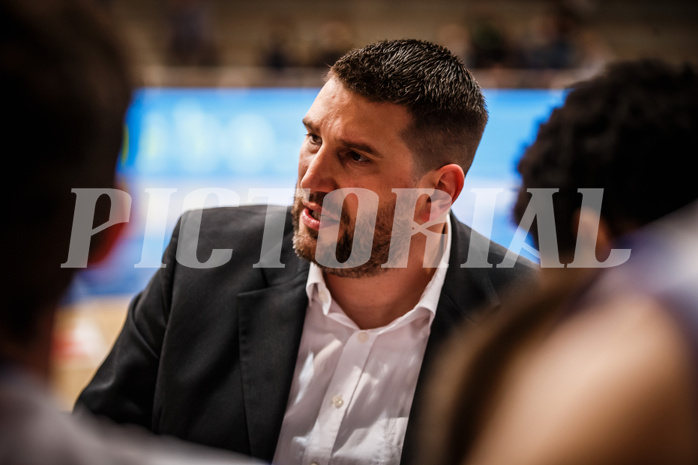 Basketball, bet-at-home Basketball Superliga 2021/22, Platzierungsrunde Spiel 8, Oberwart Gunners, UBSC Graz, Horst Leitner (Coach)