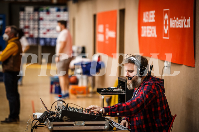 Basketball, bet-at-home Basketball Superliga 2021/22, Platzierungsrunde Spiel 8, Oberwart Gunners, UBSC Graz, #featured speaker Rafael Dobler