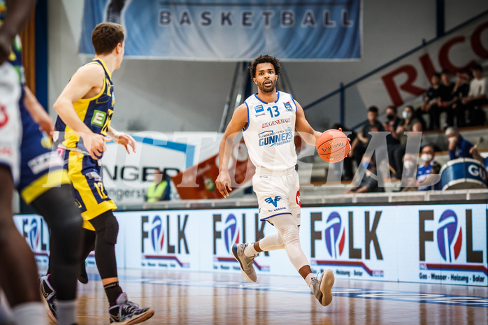 Basketball, bet-at-home Basketball Superliga 2021/22, Platzierungsrunde Spiel 8, Oberwart Gunners, UBSC Graz, Connor Cahsaw (13)