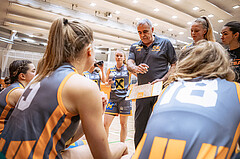 Basketball, Win2Day Basketball Damen Superliga 2022/23, Grunddurchgang 12.Runde, Vienna Timberwolves, BK Raiffeisen Duchess Klosterneuburg, Franz Zderadicka (Head Coach)