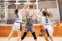 Basketball, Win2Day Basketball Damen Superliga 2022/23, Grunddurchgang 12.Runde, Vienna Timberwolves, BK Raiffeisen Duchess Klosterneuburg, Melanie Fischer (14), Sarah Schicher (15)