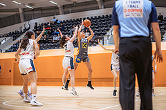 Basketball, Win2Day Basketball Damen Superliga 2022/23, Grunddurchgang 12.Runde, Vienna Timberwolves, BK Raiffeisen Duchess Klosterneuburg, Sarah Schicher (15)