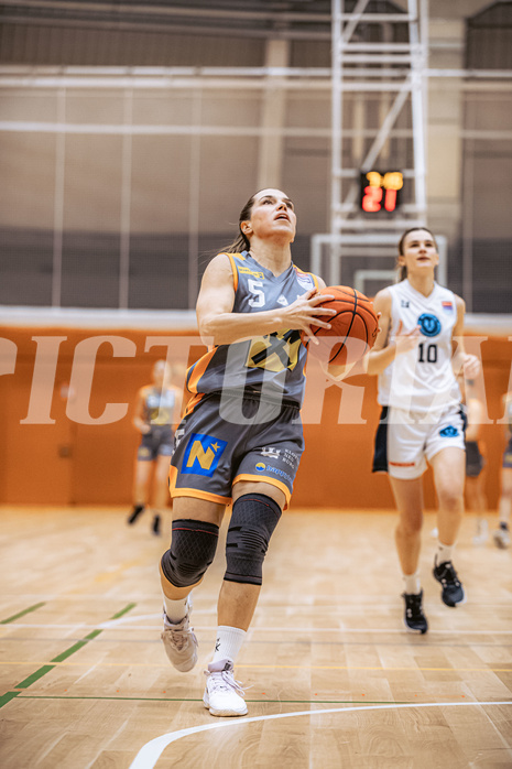 Basketball, Win2Day Basketball Damen Superliga 2022/23, Grunddurchgang 12.Runde, Vienna Timberwolves, BK Raiffeisen Duchess Klosterneuburg, Lisa Zderadicka (5)