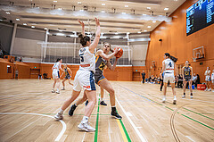 Basketball, Win2Day Basketball Damen Superliga 2022/23, Grunddurchgang 12.Runde, Vienna Timberwolves, BK Raiffeisen Duchess Klosterneuburg, Valentina Mraulak (5), Sarah Schicher (15)