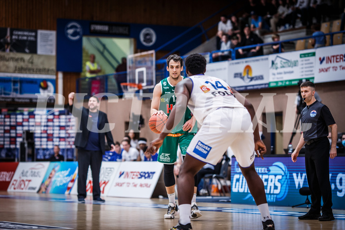 Basketball, bet-at-home Basketball Superliga 2021/22, Playoffs, Viertelfinale Spiel 3, Oberwart Gunners, Kapfenberg Bulls, Nemanja Krstic (12)