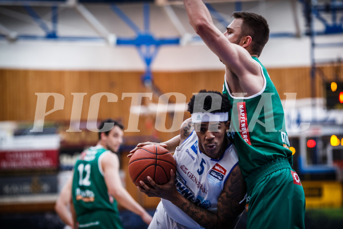 Basketball, bet-at-home Basketball Superliga 2021/22, Playoffs, Viertelfinale Spiel 3, Oberwart Gunners, Kapfenberg Bulls, Rob Howard (5)