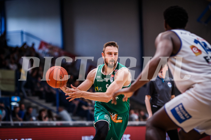 Basketball, bet-at-home Basketball Superliga 2021/22, Playoffs, Viertelfinale Spiel 3, Oberwart Gunners, Kapfenberg Bulls, Milos Grubor (9)