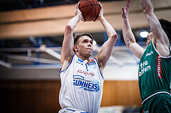Basketball, bet-at-home Basketball Superliga 2021/22, Playoffs, Viertelfinale Spiel 3, Oberwart Gunners, Kapfenberg Bulls, Jonathan Knessl (12)
