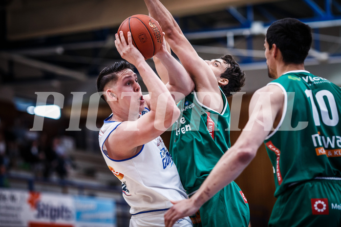 Basketball, bet-at-home Basketball Superliga 2021/22, Playoffs, Viertelfinale Spiel 3, Oberwart Gunners, Kapfenberg Bulls, Tyler Creammer (10)