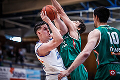 Basketball, bet-at-home Basketball Superliga 2021/22, Playoffs, Viertelfinale Spiel 3, Oberwart Gunners, Kapfenberg Bulls, Tyler Creammer (10)