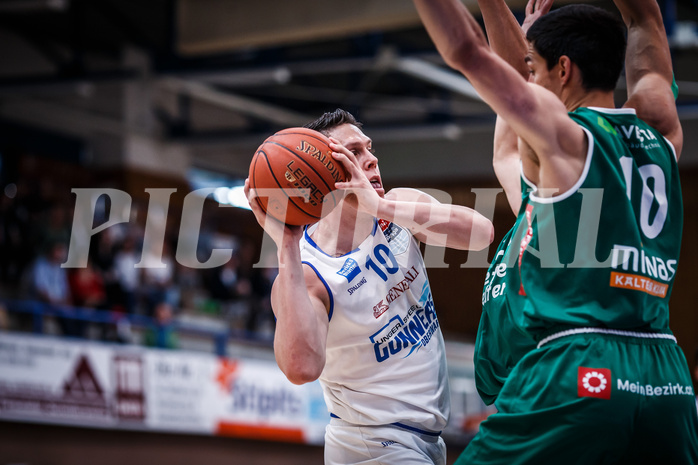 Basketball, bet-at-home Basketball Superliga 2021/22, Playoffs, Viertelfinale Spiel 3, Oberwart Gunners, Kapfenberg Bulls, Tyler Creammer (10)