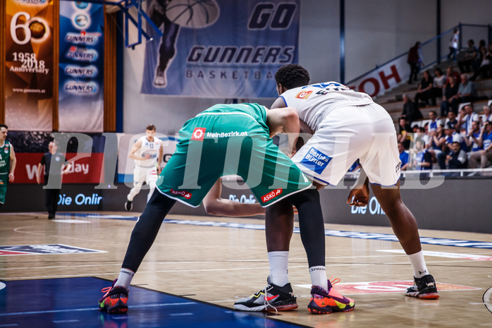 Basketball, bet-at-home Basketball Superliga 2021/22, Playoffs, Viertelfinale Spiel 3, Oberwart Gunners, Kapfenberg Bulls, Emondre Rickman (14)