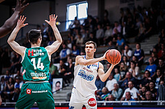 Basketball, bet-at-home Basketball Superliga 2021/22, Playoffs, Viertelfinale Spiel 3, Oberwart Gunners, Kapfenberg Bulls, Jonathan Knessl (12)
