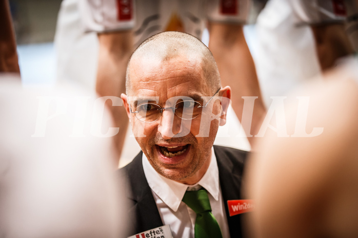 Basketball, bet-at-home Basketball Superliga 2021/22, Playoffs, Viertelfinale Spiel 3, Oberwart Gunners, Kapfenberg Bulls, Michael Schrittwieser (Head Coach)