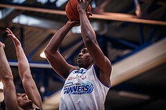 Basketball, bet-at-home Basketball Superliga 2021/22, Playoffs, Viertelfinale Spiel 3, Oberwart Gunners, Kapfenberg Bulls, Emondre Rickman (14)