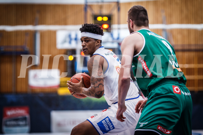 Basketball, bet-at-home Basketball Superliga 2021/22, Playoffs, Viertelfinale Spiel 3, Oberwart Gunners, Kapfenberg Bulls, Rob Howard (5)