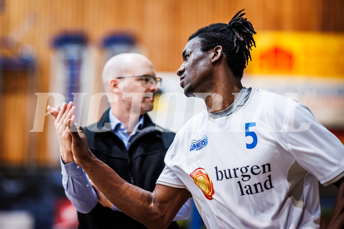 Basketball, Win2Day Superliga 2023/24, Grunddurchgang 12.Runde, Oberwart Gunners, Vienna Timberwolves, Shaquille Rombley (5)