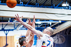 Basketball, Win2Day Superliga 2023/24, Grunddurchgang 12.Runde, Oberwart Gunners, Vienna Timberwolves, Moritz Lanegger (21), Sebastian Käferle (7)