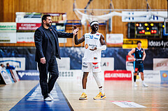 Basketball, Win2Day Superliga 2023/24, Grunddurchgang 12.Runde, Oberwart Gunners, Vienna Timberwolves, Horst Leitner (Head Coach), Munis Tutu (10)