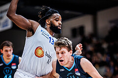 Basketball, Win2Day Superliga 2023/24, Grunddurchgang 12.Runde, Oberwart Gunners, Vienna Timberwolves, Kris Monroe (13), Jonas John (99)
