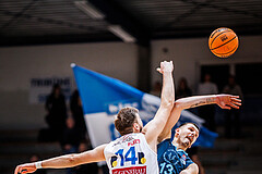 Basketball, Win2Day Superliga 2023/24, Grunddurchgang 12.Runde, Oberwart Gunners, Vienna Timberwolves, Daniel Köppel (14), Ziga Fifolt (13)
