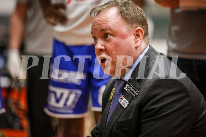 Basketball, Basketball Austria Cup 2020/21, Finale, Oberwart Gunners, Gmunden Swans, Anton Mirolybov (Head Coach)