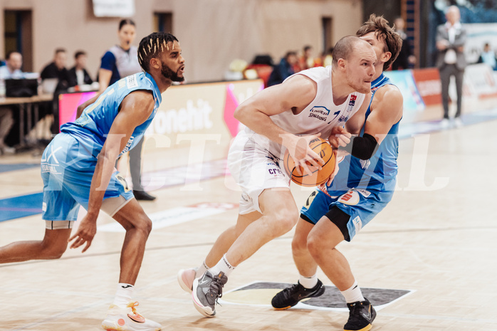 Basketball, Basketball Superliga 2023/24, Grunddurchgang 17.Runde, Oberwart Gunners, SKN St. Poelten, Michael Anthony Randolph Jr. (5), Sebastian Kaeferle (7), Felix Angerbauer (4)