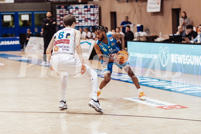 Basketball, Basketball Superliga 2023/24, Grunddurchgang 17.Runde, Oberwart Gunners, SKN St. Poelten, #Florian Koeppel (8), Michael Anthony Randolph Jr. (5)