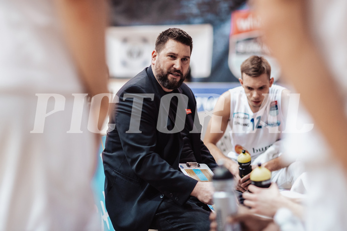 Basketball, Basketball Superliga 2023/24, Grunddurchgang 17.Runde, Oberwart Gunners, SKN St. Poelten, Horst Leitner (Head Coach)